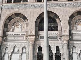 meca, arábia saudita, outubro de 2022 - bela vista externa de masjid al haram, meca. o edifício do masjid al haram apresenta uma bela vista devido à sua excelente construção. foto