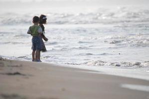 diversão na praia foto