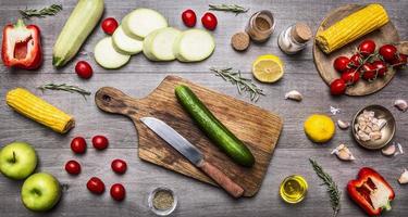 placa de corte, alimentos saudáveis, culinária e conceito vegetariano.