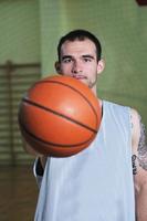 retrato de jogador de jogo de bola de basquete foto