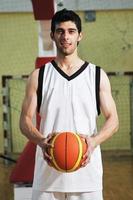 retrato de jogador de jogo de bola de basquete foto