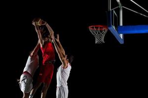 jogador de basquete em ação foto