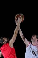 jogador de basquete em ação foto