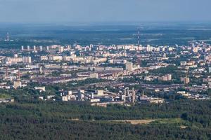 ariel vista panorâmica da cidade e arranha-céus foto