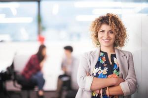 retrato de desenvolvedor de software feminino de sucesso foto