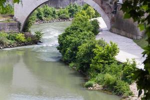 vista das pontes de roma foto