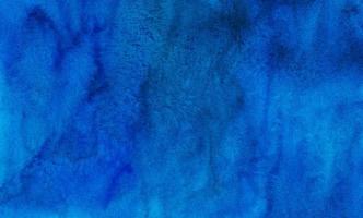 textura de fundo azul profundo em aquarela pintados à mão. pano de fundo abstrato aquarelle cor azul. foto