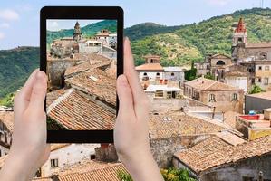 foto de casas antigas em castiglione di sicilia