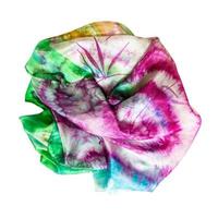 lenço de seda batik colorido amassado isolado foto