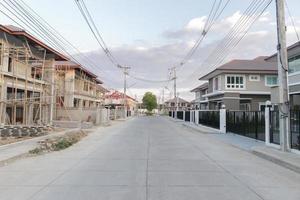 construção residencial nova casa em andamento no canteiro de obras foto