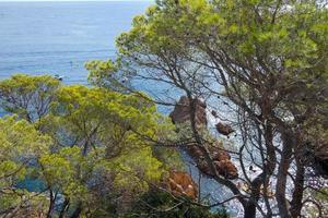 vistas da costa brava no mar mediterrâneo, catalunha, espanha foto