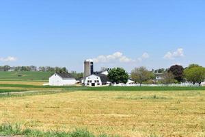 celeiros e terras agrícolas localizados na pensilvânia ocidental foto