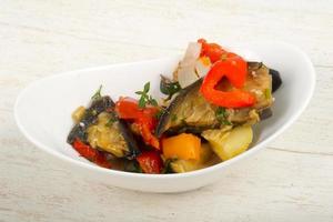 vista de prato de legumes cozidos no vapor foto