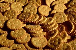closeup de biscoitos salgados foto