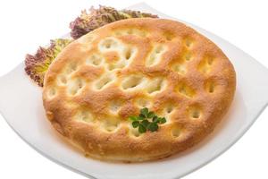 pão de azeitona em branco foto