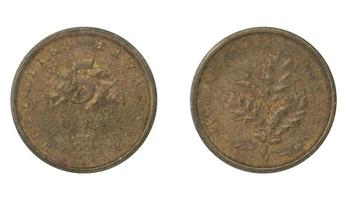 moeda de 5 kn de lipa croata com ambos os lados em fundo branco isolado foto