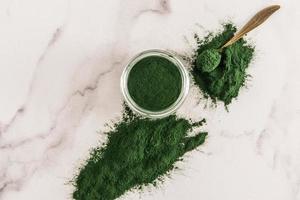 medicina, verde, espirulina, superalimento, algas, ervas, pílula, pilha, vitamina, mesa foto