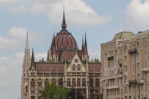 edifício do parlamento de budapeste foto