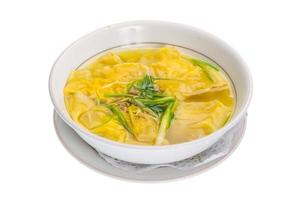 sopa chinesa em branco foto