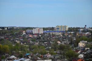 paisagem de um distrito industrial na cidade de kharkov de uma vista aérea foto