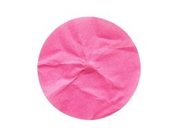 etiqueta de adesivo de papel adesivo redondo rosa em branco isolado no fundo branco foto