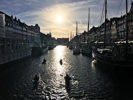 uma vista de copenhaga na dinamarca foto