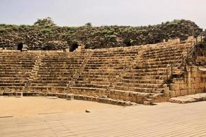 uma vista da antiga cidade romana de beit shean em israel foto