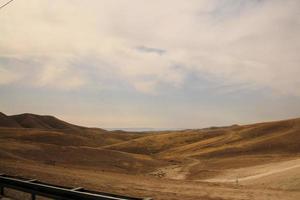 uma vista do deserto da Judéia em Israel foto