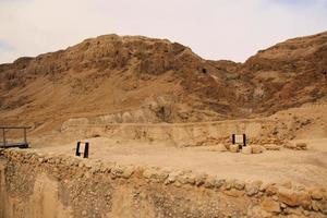 uma vista de qumran em israel foto