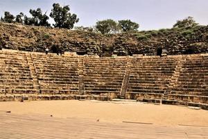 uma vista da antiga cidade romana de beit shean em israel foto