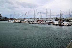 reykjavik na islândia em agosto de 2018 uma vista do porto de reykjavik foto