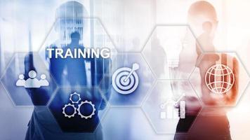 conceito de treinamento de negócios. e-learning de treinamento por webinar. tecnologia financeira e conceito de comunicação. foto