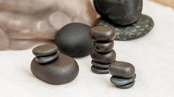 conjunto de pedras de massagem. foto