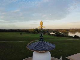 bela vista da paisagem rural da inglaterra foto