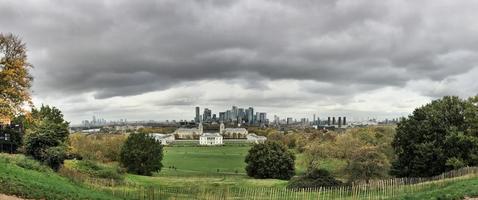 uma vista de greenwich em londres foto