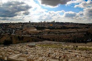 uma vista panorâmica de jerusalém foto