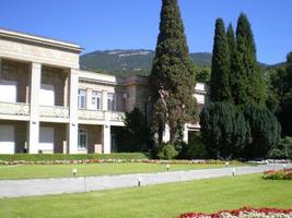 vista das montanhas da Crimeia do jardim botânico nikitsky foto