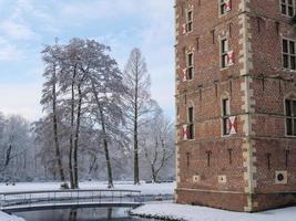 tempo de inverno no castelo de raesfeld foto