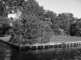 vila de giethoorn na holanda foto