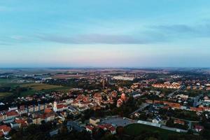 paisagem urbana da pequena cidade europeia, vista aérea foto