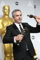 los angeles - 2 de março - alfonso cuaron nos 86th academy awards no dolby theatre, hollywood e highland em 2 de março de 2014 em los angeles, ca foto