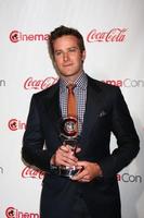 las vegas - 18 de abril - armie hammer no cinemacon big scrren achievement awards sala de imprensa no caesars palace em 18 de abril de 2013 em las vegas, nv foto