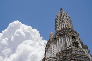 wat arun o templo de bangkok, tailândia.