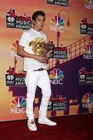 los angeles - 1 de maio - austin mahone no 1st iheartradio music awards sala de imprensa no shrine auditium em 1 de maio de 2014 em los angeles, ca foto