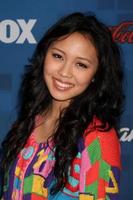 los angeles - 3 - thia megia chega na festa dos finalistas da 10ª temporada do american idol no grove em 3 de março de 2011 em los angeles, ca foto