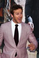 los angeles - 22 de junho - armie hammer na estreia mundial do lone ranger na aventura da disney s califórnia em 22 de junho de 2013 em anaheim, ca foto