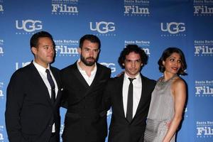 santa barbara - 27 de janeiro - richard raymond, tom cullen, reece ritchie, freida pinto no festival internacional de cinema de santa barbara - estreia americana de dançarina do deserto em um teatro de arlington em 27 de janeiro de 2015 em santa barbara, ca foto