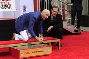 los angeles - 14 de dezembro - pitbull na cerimônia de mão e pegada pitbull no tcl chinese theatre imax em 14 de dezembro de 2018 em los angeles, ca foto