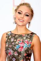 los angeles - 23 de junho - annasophia robb chega no caminho de volta estréia como parte do festival de cinema de los angeles nos regal cinemas em 23 de junho de 2013 em los angeles, ca foto