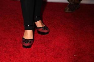 los angeles - 20 de fevereiro - yeardley smith vestindo sua linha de sapatos chega ao 24 horas hollywood rush no ebell theater em 20 de fevereiro de 2011 em los angeles, ca foto